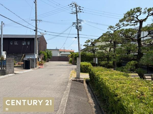 和歌山市西浜　アパートの前面道路含む現地写真