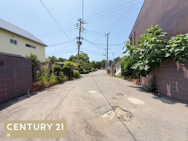 和歌山市西浜　アパートの前面道路含む現地写真