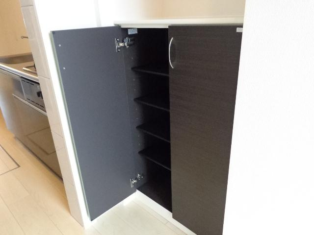 Ｏｐｕｓ　Ｏｎｅ　五福の収納|下駄箱