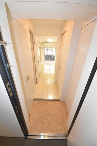 サニーハウス南堀江の玄関