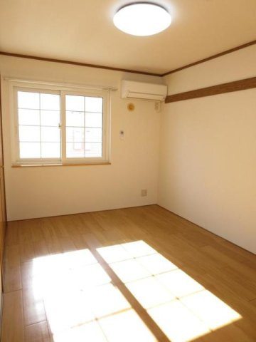 メゾン．ド　ファミーユＢの内装|明るい色調の室内です