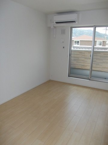 パーク　アクシスＥＡＳＴ　Ｃの居間・リビング|ゆったりとした居間です