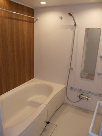 パーク　アクシスＥＡＳＴ　Ｃの浴室|コンパクトで使いやすいお風呂です