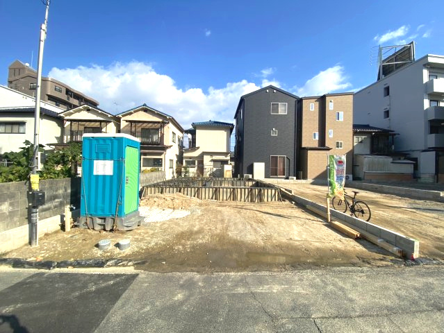 マ・メゾン　佐伯区隅の浜2丁目　№119の前面道路含む現地写真|３区画の左側
