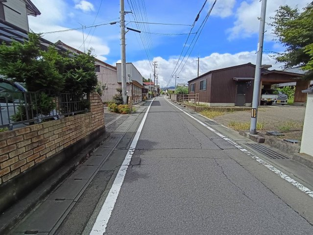 西条市丹原町田野上方2086-2　土地の周辺|前面道路