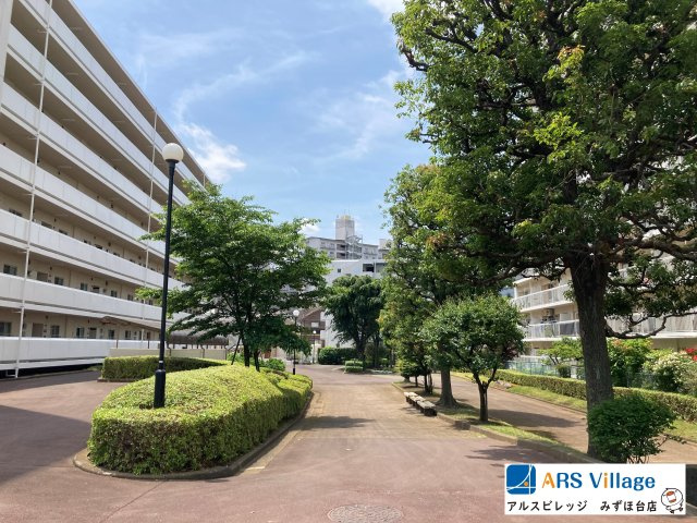 みよしみずほ台サンライトマンションDの庭