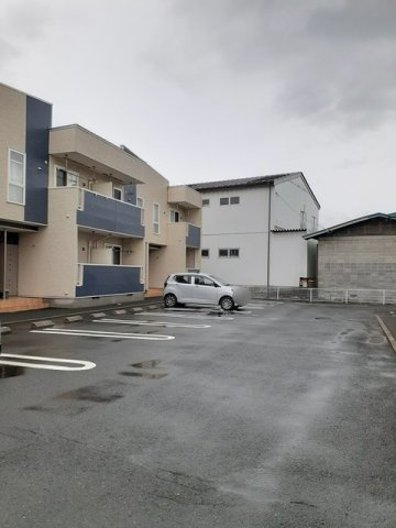 メゾンドフラン　イシカラＡの駐車場