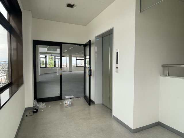 有玉北町ビルの玄関