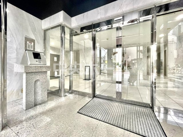 モア・アペックス西小岩の防犯設備|【オートロック】オートロックシステムでセキュリティ充実。当たり前ですが、安全で安心して暮らすのって大事ですよね。