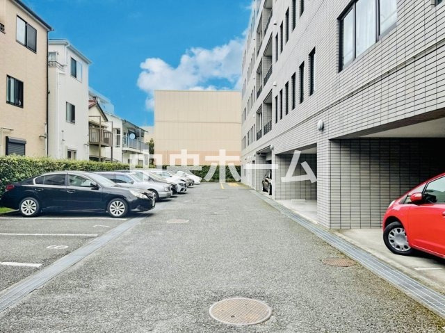 モア・アペックス西小岩の駐車場|【敷地内駐車場】専用使用権付きです