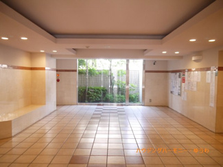 【その他共用部分】 | 清潔感と歓迎感があるエントランスホールとなります。