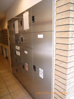 【その他共用部分】 | 不在時にも安心！宅配ボックスがあります！