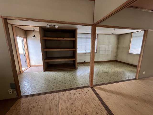 19号線沿い　事務所兼倉庫|2F
