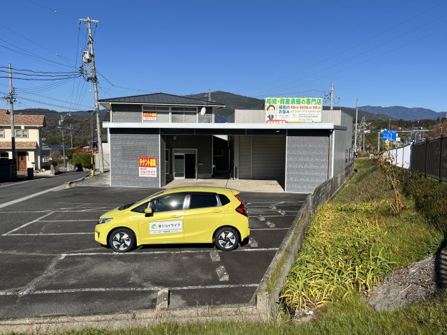 19号線沿い　事務所兼倉庫の駐車場