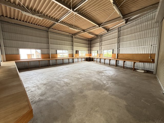 19号線沿い　事務所兼倉庫