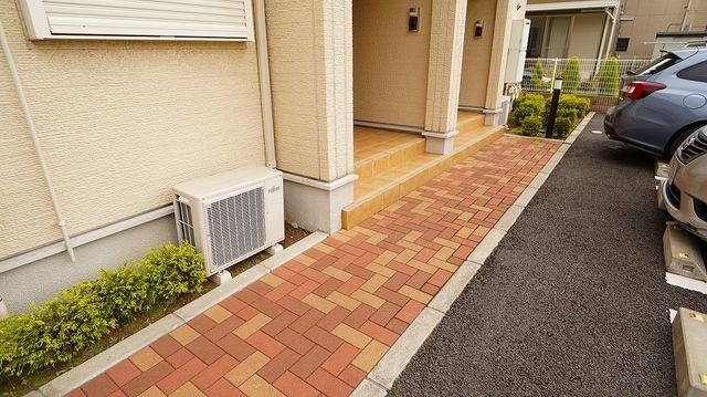 ウィステリアのエントランス|落ち着いたエントランスです