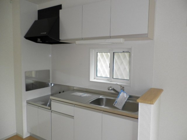 ウィステリアのキッチン|コンパクトなキッチンで掃除もラクラク