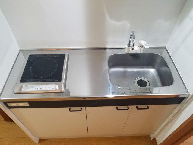 川崎市多摩区宿河原６丁目のアパートのキッチン