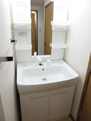 Ｖシャトー　アロースリーⅥの洗面所