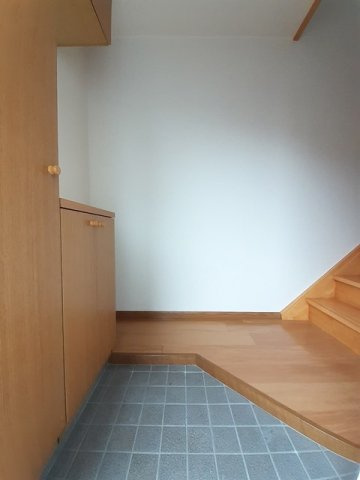 Ｖシャトー　アロースリーⅥの玄関