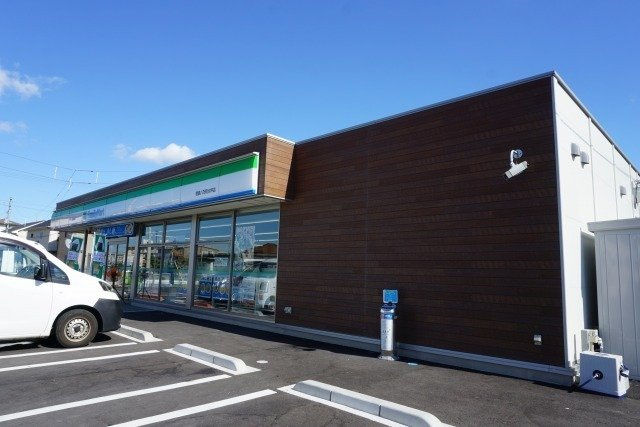 ライトハウスの周辺|ファミリーマート大坪店さんまで450m