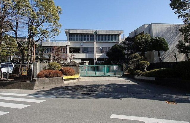 Ｌａｗ　Ｆｌｏｗｅｒの周辺|八万南小学校まで1300m