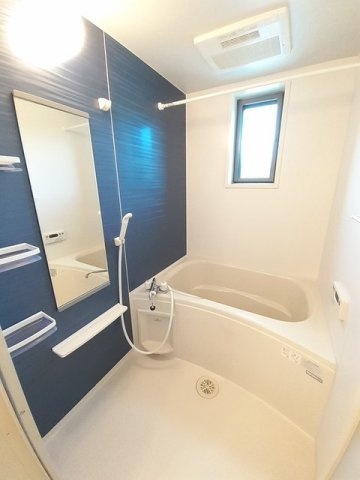 ストロベリーガーデンＡの浴室