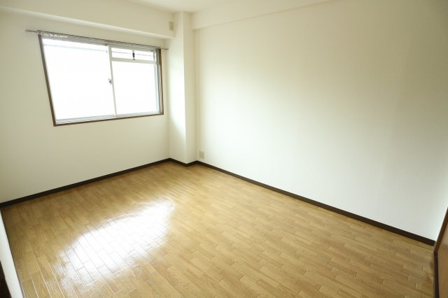 ノーブル須磨の寝室