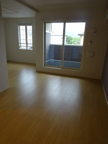 ロータス南島田Ｅの居間・リビング