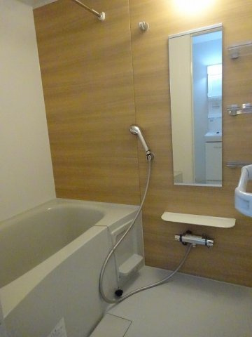 ロータス南島田Ｅの浴室