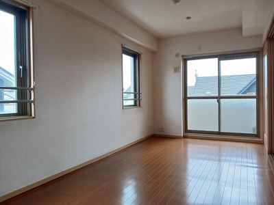 【洋室】 | カーサ　ソレアード