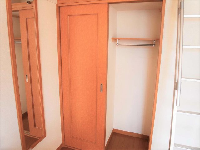 明るい色調の室内です