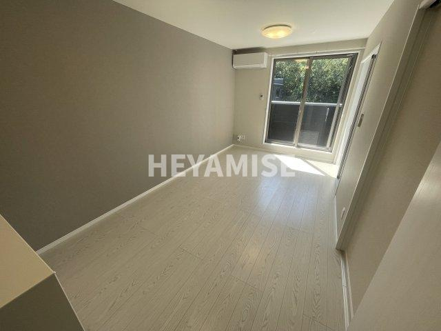 GRACE　HIRAYAMA　B棟の居間・リビング|※室内画像は別号室のもの(反転タイプ)