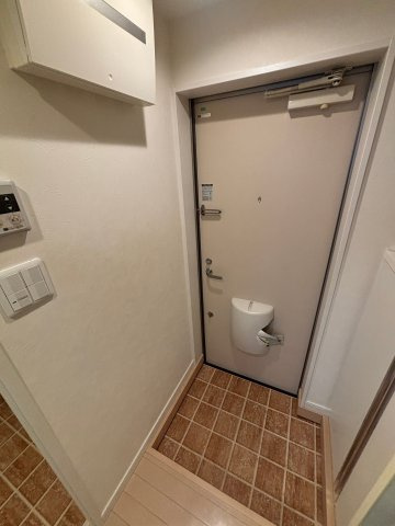 アザーレ新百合ヶ丘弐番館の玄関