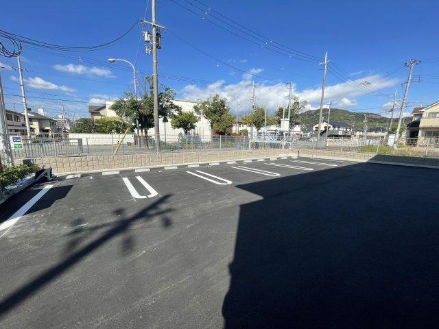 ルミナーレＡの駐車場