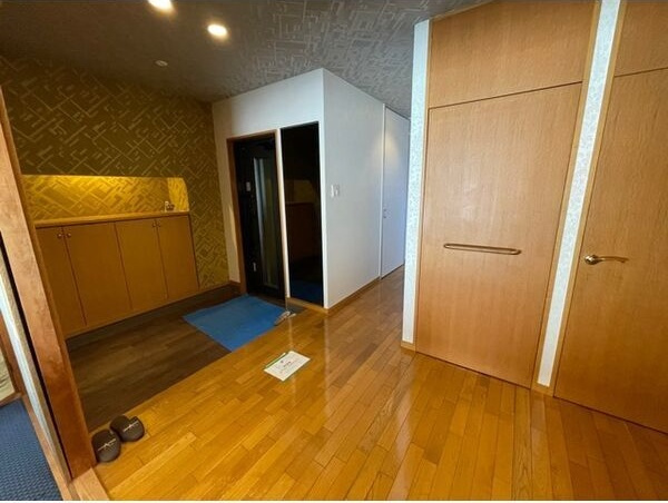 LYON 江戸堀の玄関|明るい玄関です