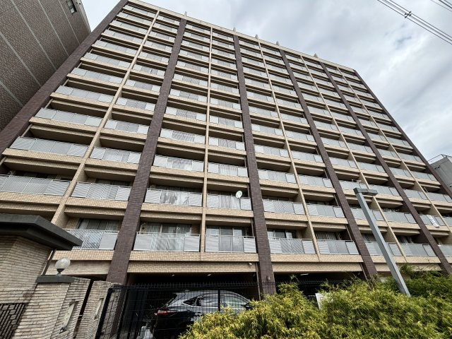 アーバンフラッツ西中島の外観