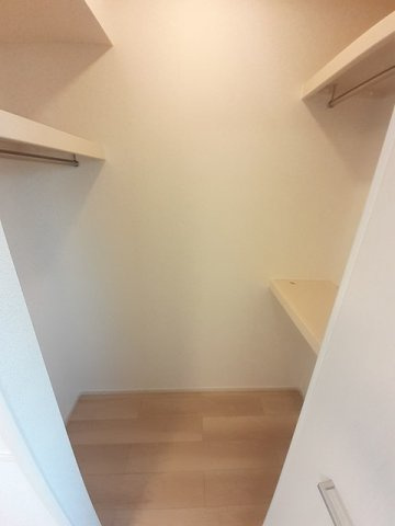 ジェルメメゾン　Ⅰの収納|ウォークインクローゼットなので収納豊富です★