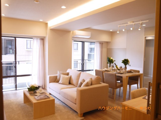 【居間・リビング】 | スカーラ池袋西 | イメージ画像となります。実際とは異なりますので、ご注意ください！