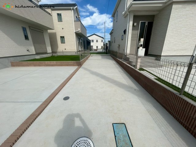 上尾市小泉3丁目　新築戸建　ハートフルBの駐車場