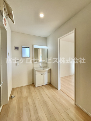 【脱衣所】 | 袋井市梅山 2期 新築一戸建て 2号棟 | 脱衣室