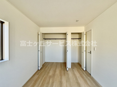 【収納】 | 袋井市梅山 2期 新築一戸建て 2号棟 | 主寝室のクローゼット