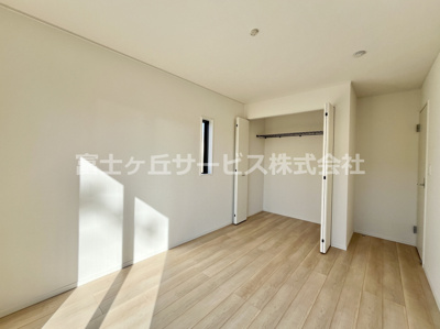 【洋室】 | 袋井市梅山 2期 新築一戸建て 2号棟 | 洋室6.5帖