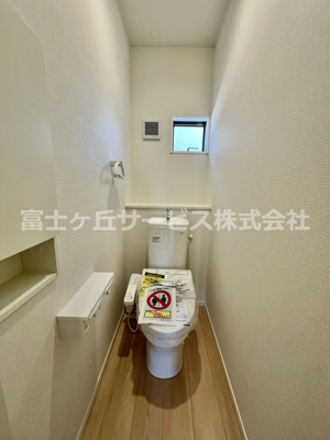 【トイレ】 | 袋井市梅山 2期 新築一戸建て 2号棟 | 落ち着いたトイレです