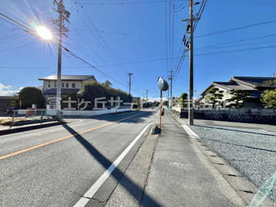 【前面道路含む現地写真】 | 袋井市梅山 2期 新築一戸建て 2号棟 | 前面道路含む現地写真です