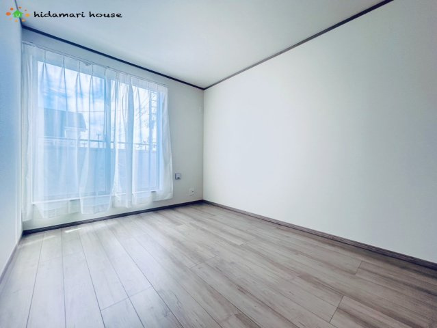 上尾市小泉3丁目　新築戸建　ハートフルAの洋室