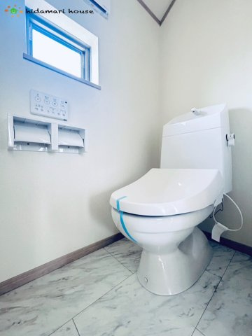 上尾市小泉3丁目　新築戸建　ハートフルAのトイレ