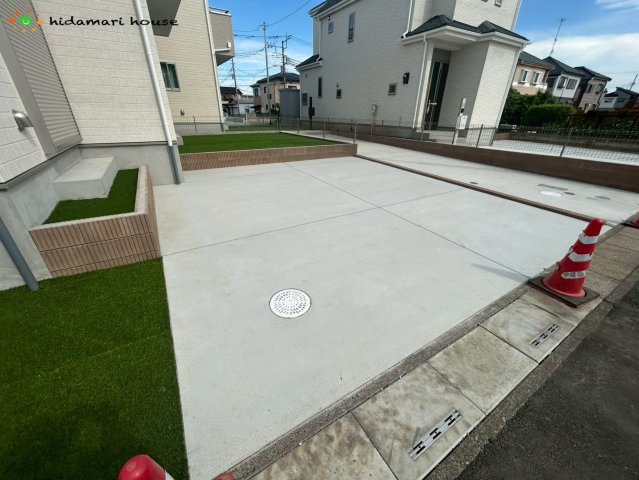 上尾市小泉3丁目　新築戸建　ハートフルAの駐車場