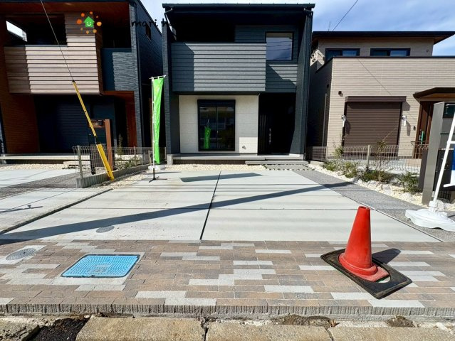 北区東大成町2丁目　新築戸建　ブルーミングガーデン02の駐車場