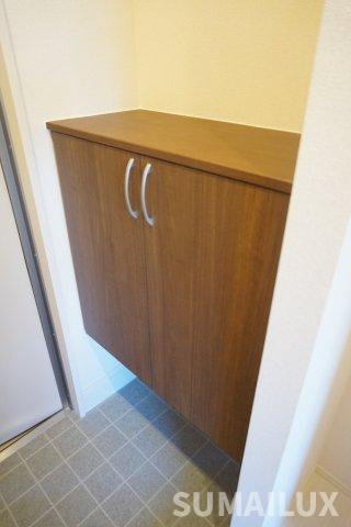 熊本市東区江津１丁目のアパートの玄関